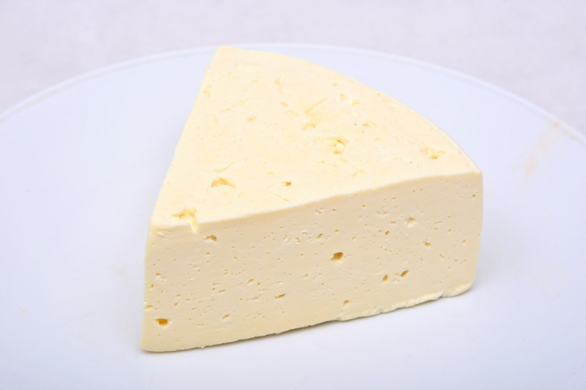 Ser podpuszczkowy od rolnika, z czosnkiem 500g Ser podpuszczkowy od rolnika, z czosnkiem 500g