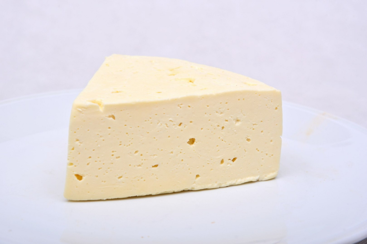 Ser podpuszczkowy od rolnika, z czosnkiem 500g Ser podpuszczkowy od rolnika, z czosnkiem 500g