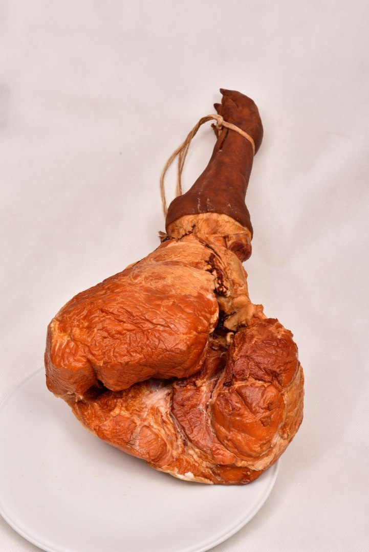 Szynka Podlaska wędzona z nogą około 8 kg Szynka Podlaska wędzona z nogą około 8 kg