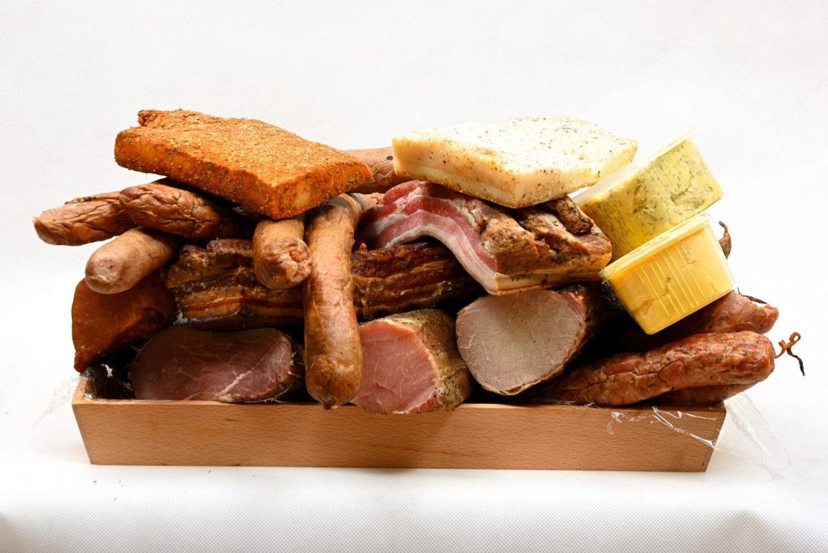 Uczta wiejska, zestaw wiejskich wędlin 2,5 kg Uczta wiejska, zestaw wiejskich wędlin 2,5 kg