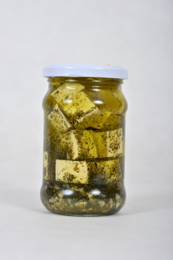 Serowe koreczki wiejskie czosnkowo-ziołowe 250g Serowe koreczki wiejskie czosnkowo-ziołowe 250g