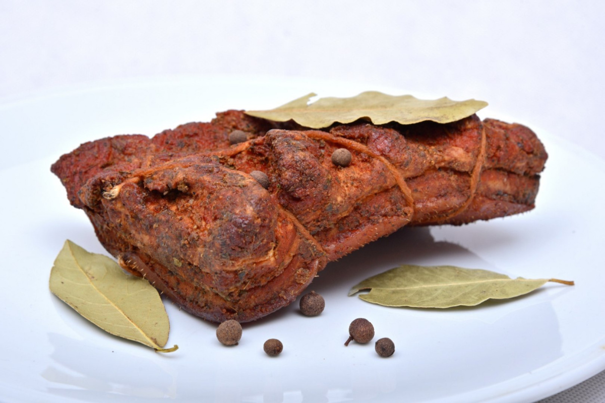 Boczek staropolski w przyprawach pikantny 500g Boczek staropolski w przyprawach pikantny 500g