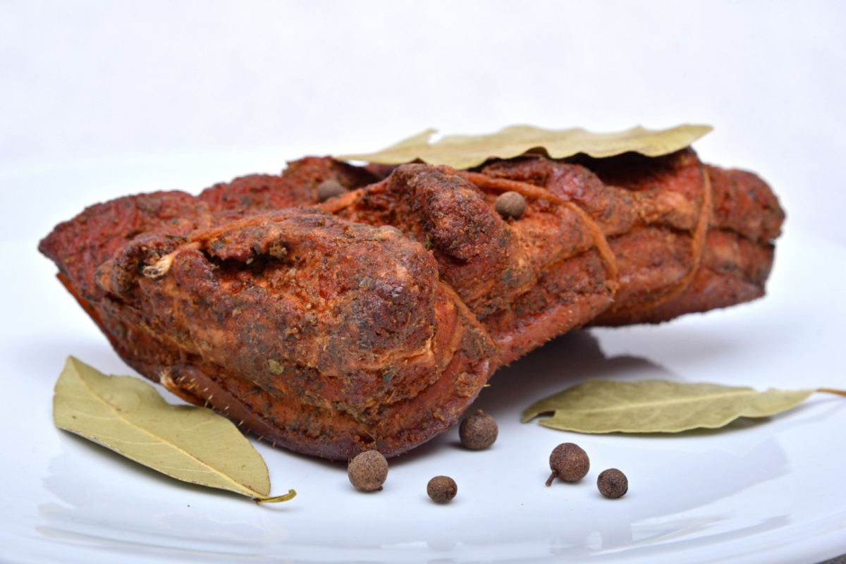 Boczek staropolski w przyprawach pikantny 500g Boczek staropolski w przyprawach pikantny 500g