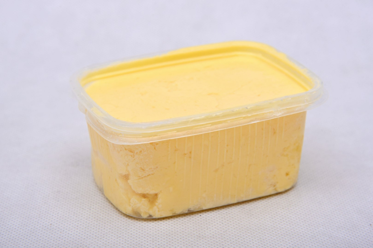 Masło wiejskie ze śmietany niepasteryzowanej 250g Masło wiejskie ze śmietany niepasteryzowanej 250g