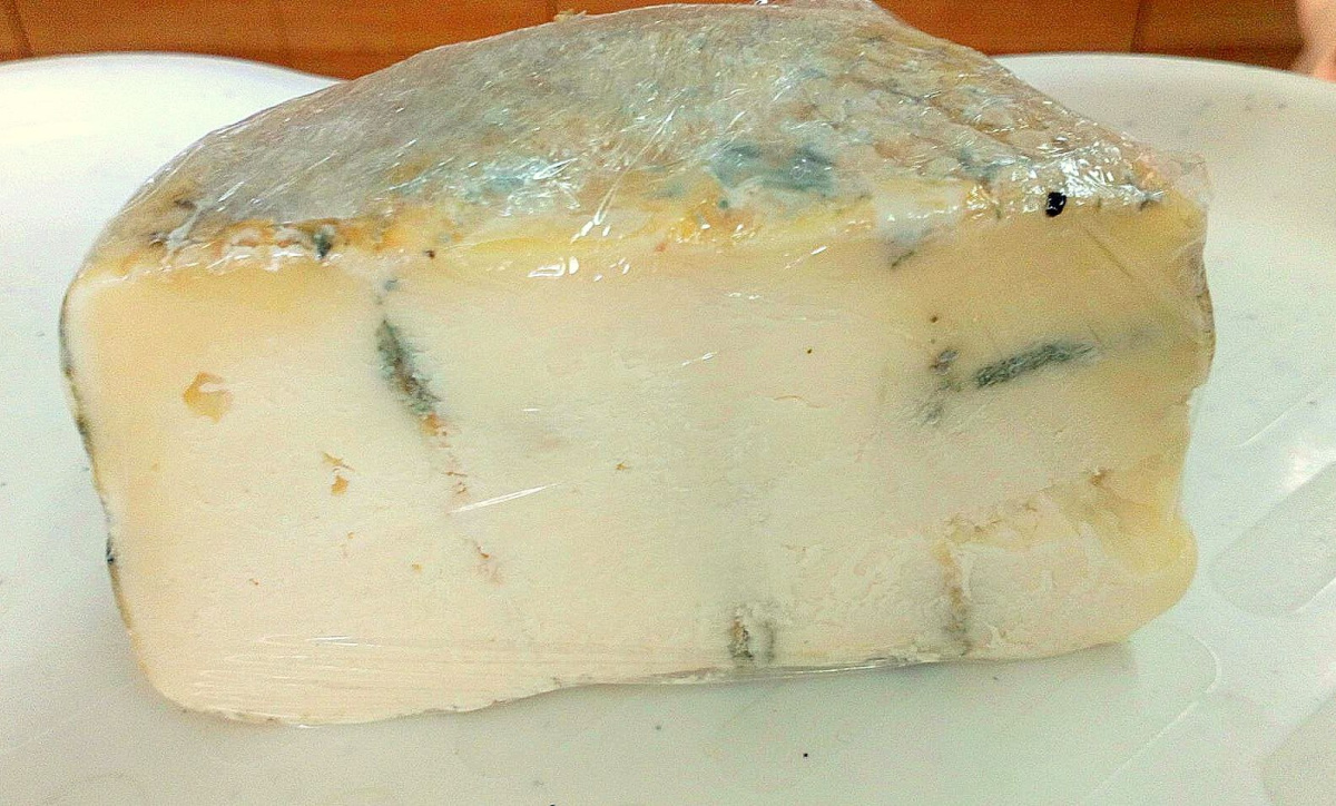 Ser wiejski pleśniowy, domowej roboty około 400g Ser wiejski pleśniowy, domowej roboty około 400g