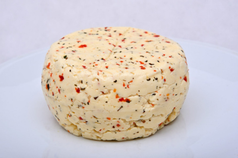 Ser podpuszczkowy od rolnika, z papryką 500g Ser podpuszczkowy od rolnika, z papryką 500g