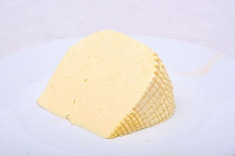 Ser podpuszczkowy od rolnika, z papryką 500g Ser podpuszczkowy od rolnika, z papryką 500g