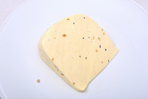 Ser podpuszczkowy z czosnkiem niedźwiedzim 500g Ser podpuszczkowy z czosnkiem niedźwiedzim 500g