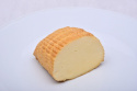 Ser wiejski wędzony z czarnuszką ok 500g Ser wiejski wędzony z czarnuszką ok 500g