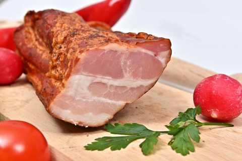 Boczek wiejski wędzony na ciepło około 500g Boczek wiejski wędzony na ciepło około 500g