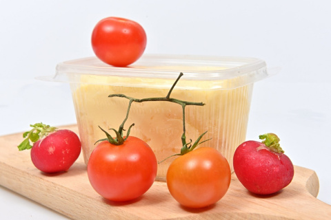 Masło wiejskie ze śmietany niepasteryzowanej ok 400g Masło wiejskie ze śmietany niepasteryzowanej ok 400g