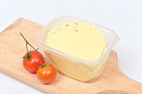 Masło wiejskie ze śmietany niepasteryzowanej ok 400g Masło wiejskie ze śmietany niepasteryzowanej ok 400g