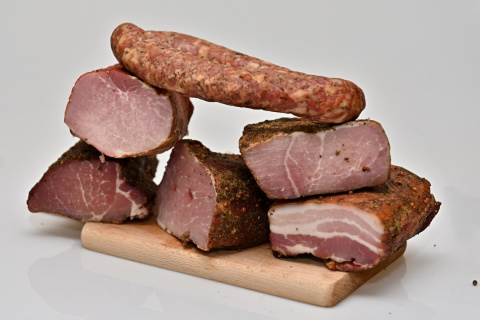 Boczek Litewski wędzony na zimno około 500g Boczek Litewski wędzony na zimno około 500g