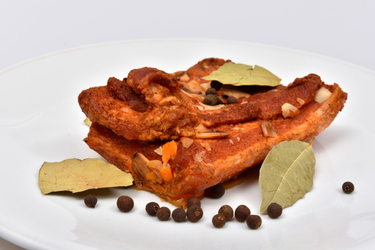Boczek pieczony w papryce około 500 g Boczek pieczony w papryce około 500 g