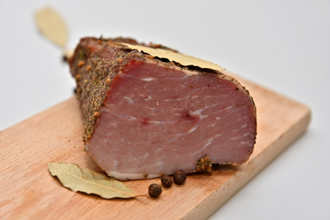 Karkówka Litewska wędzona na zimno około 500g Karkówka Litewska wędzona na zimno około 500g