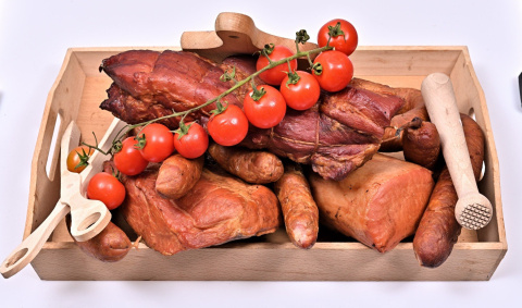 Świąteczny BOX wędlin wiejskich około 6,5 kg 4 - 8 osób Świąteczny BOX wędlin wiejskich około 6,5 kg 4 - 8 osób