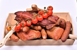 Świąteczne wędliny wędzone wiejskie około 6,5 kg.
