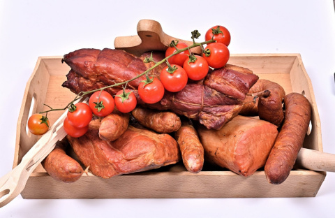 Świąteczne wędliny wędzone wiejskie około 6,5 kg. Świąteczne wędliny wędzone wiejskie około 6,5 kg.