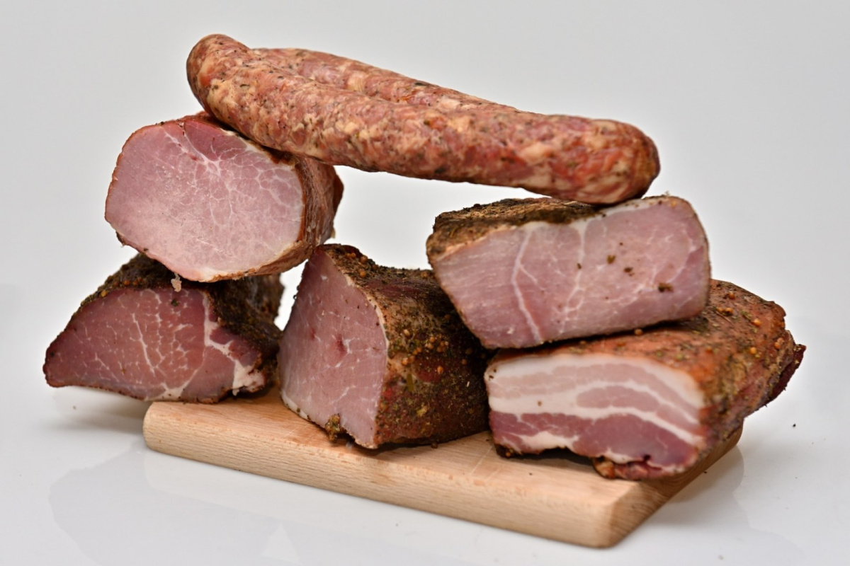 Zestaw wędzonek na zimno około 2,5 kg Zestaw wędzonek na zimno około 2,5 kg