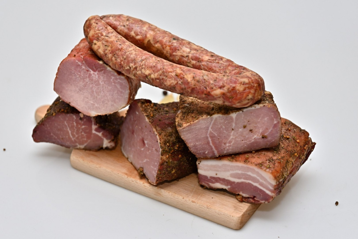Zestaw wędzonek na zimno około 2,5 kg Zestaw wędzonek na zimno około 2,5 kg