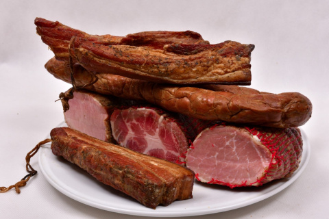Zestaw wędlin wędzonych na zimno ok 2 kg Zestaw wędlin wędzonych na zimno ok 2 kg