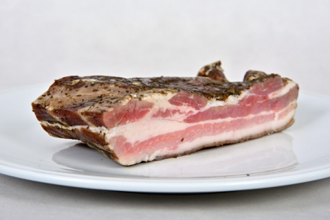 Boczek wiejski wędzony na ciepło około 500g Boczek wiejski wędzony na ciepło około 500g