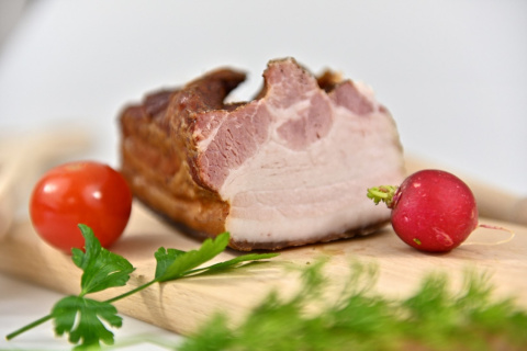 Boczek wiejski wędzony na ciepło około 500g Boczek wiejski wędzony na ciepło około 500g