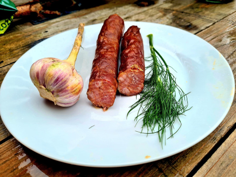 Kiełbasa wiejska czosnkowa ok 230g Kiełbasa wiejska czosnkowa ok 230g
