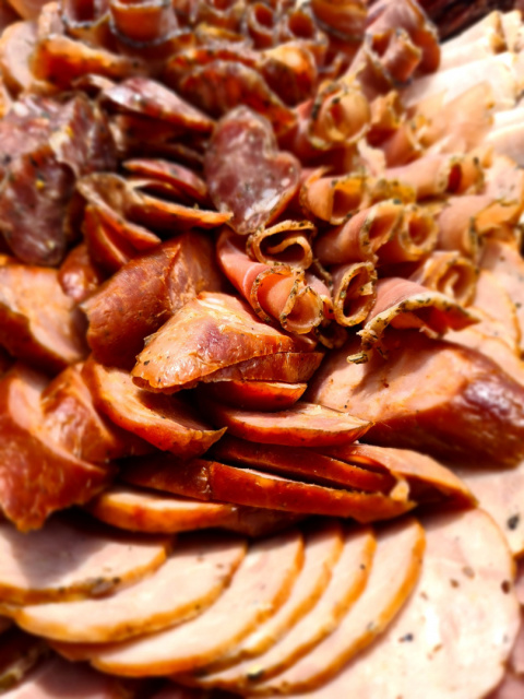 Patera wędlin duża 2 kg ( 5 - 7 osób ) Patera wędlin duża 2 kg ( 5 - 7 osób )