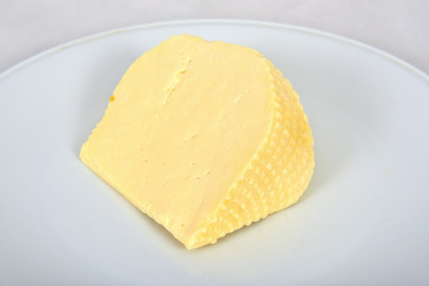 Ser Gouda wiejski zagrodowy, dojrzewający 500g Ser Gouda wiejski zagrodowy, dojrzewający 500g