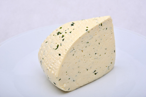 Ser podpuszczkowy bazylia i czosnek ok 300g Ser podpuszczkowy bazylia i czosnek ok 300g