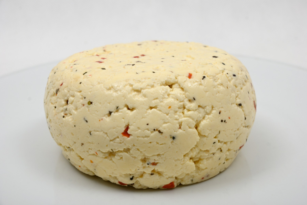Ser podpuszczkowy z mleka koziego lubczyk suszony około 250 g Ser podpuszczkowy z mleka koziego lubczyk suszony około 250 g