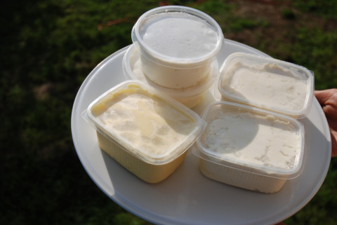 Zestaw nabiału ok 2 kg /GRATIS klinek ok 400g Zestaw nabiału ok 2 kg /GRATIS klinek ok 400g