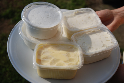 Zestaw prezentowy nabiału na wzmocnienie dla seniora ok 3 kg Zestaw prezentowy nabiału na wzmocnienie dla seniora ok 3 kg