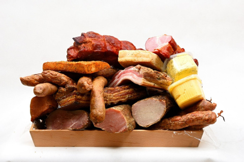 Zestaw wędlin naturalnych wędzonych na ciepło ok 6 kg Zestaw wędlin naturalnych wędzonych na ciepło ok 6 kg